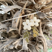 Cargar imagen en el visor de la galería, Flor Beige
