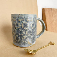 Cargar imagen en el visor de la galería, Taza Margarita Celeste Full
